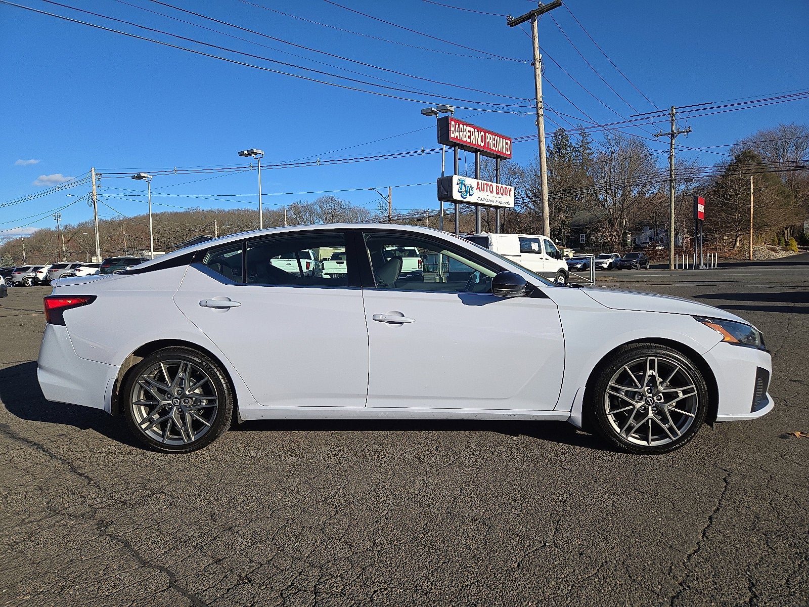 2023 Nissan Altima 2.0 SR