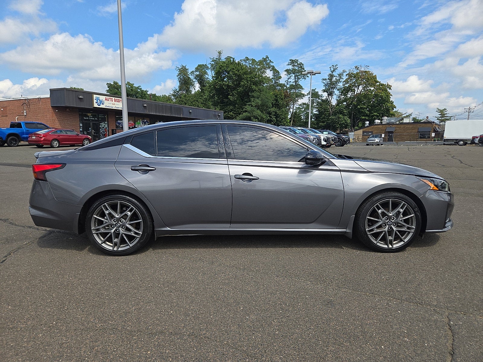 2024 Nissan Altima 2.0 SR