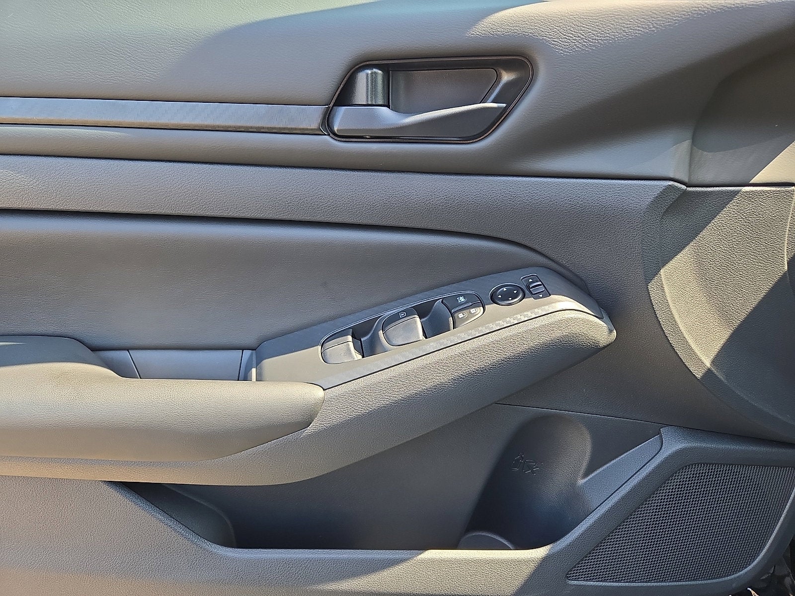 2025 Nissan Altima S - Photo 14