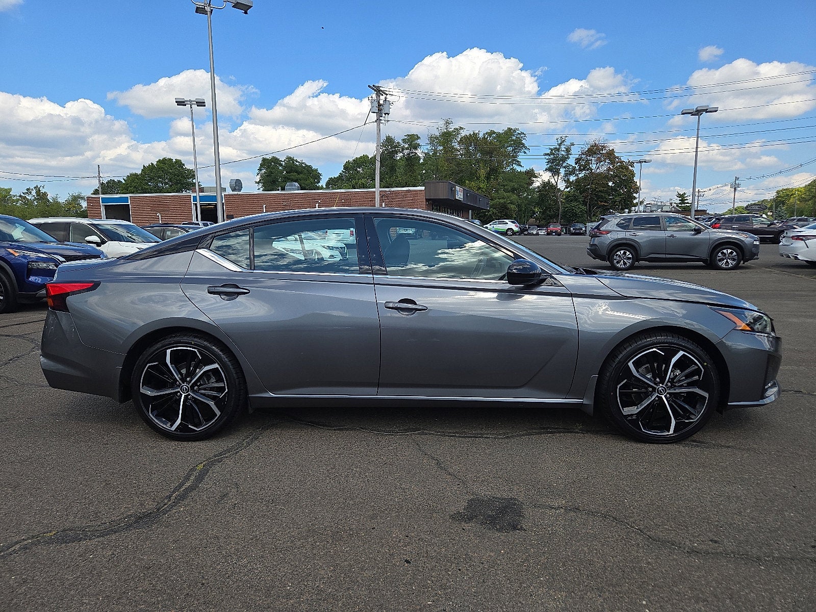 2023 Nissan Altima 2.5 SR