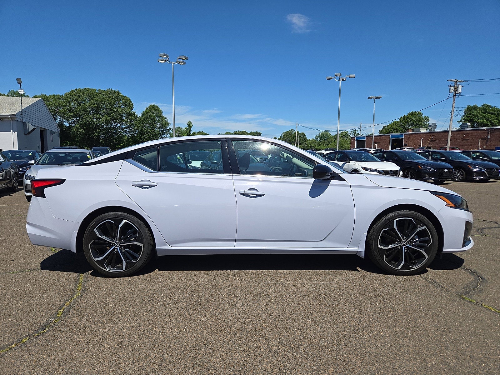 2025 Nissan Altima SR