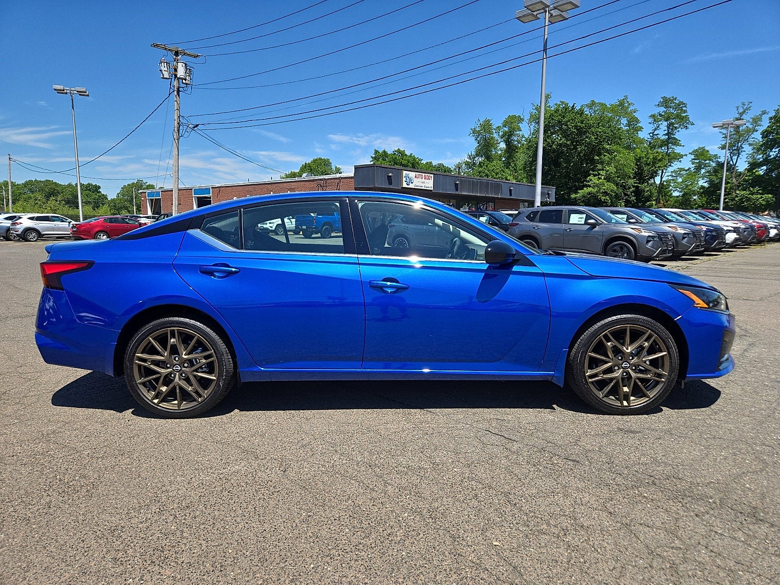 2025 Nissan Altima SR