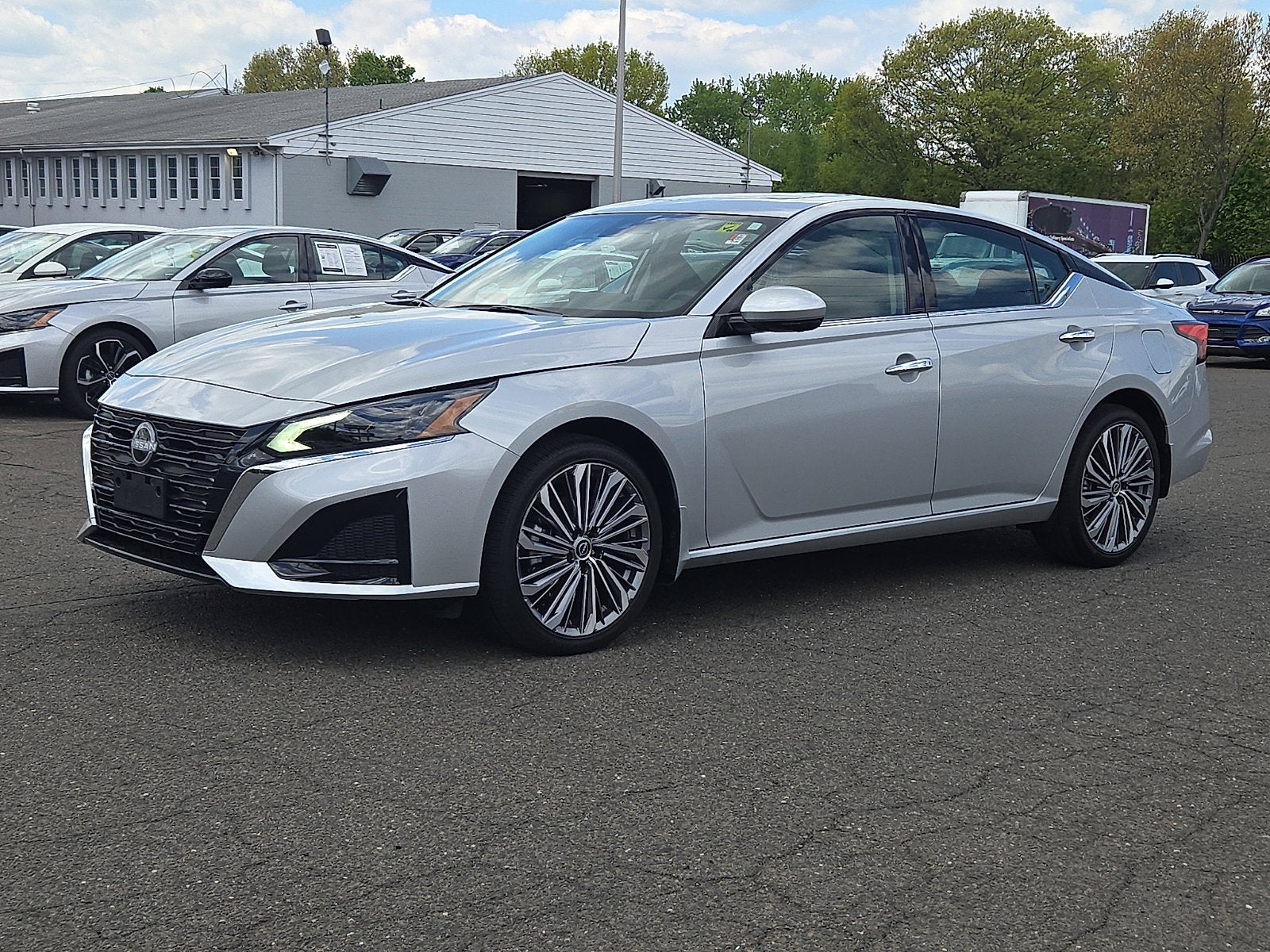 2025 Nissan Altima SL