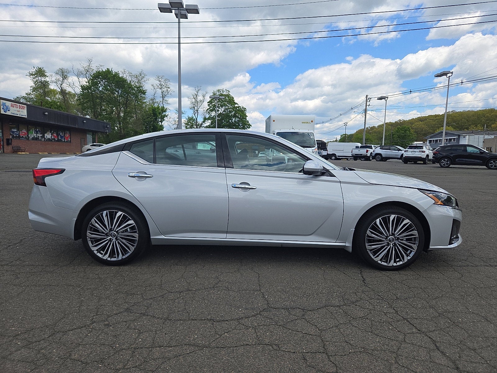 2025 Nissan Altima SL