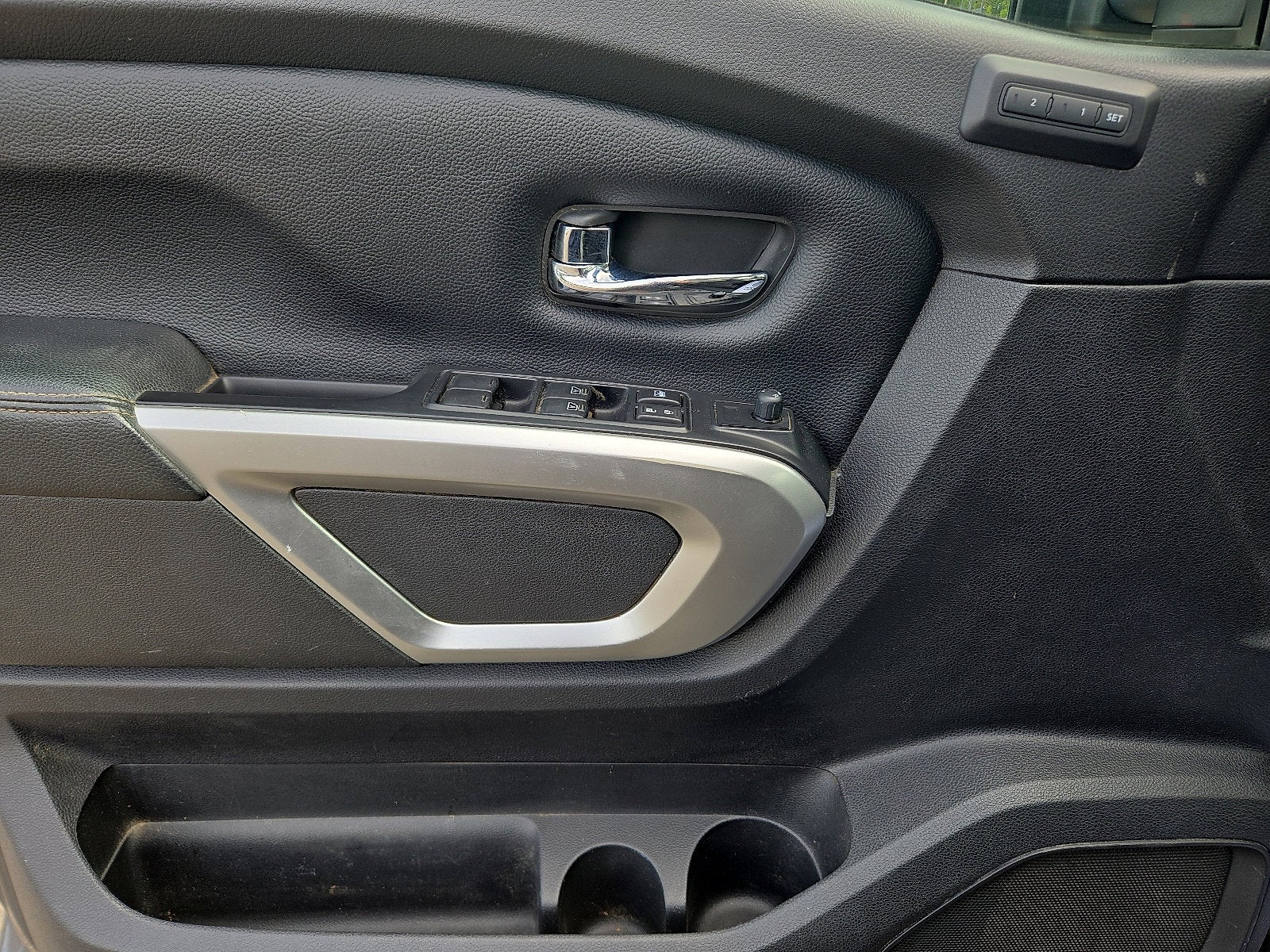 2016 Nissan Titan XD SL