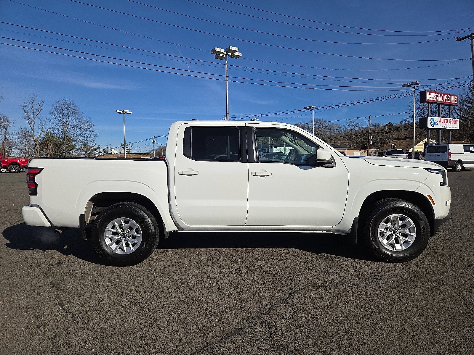 2024 Nissan Frontier SV