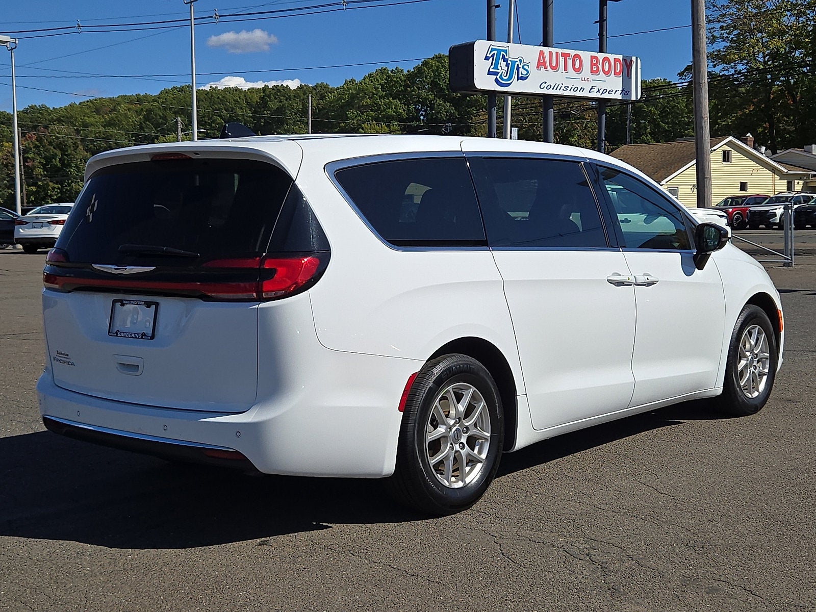2025 Chrysler Pacifica Select