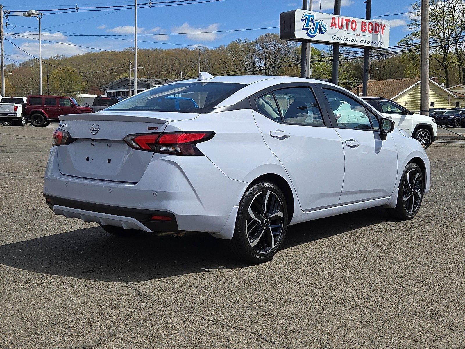 2025 Nissan Versa SR