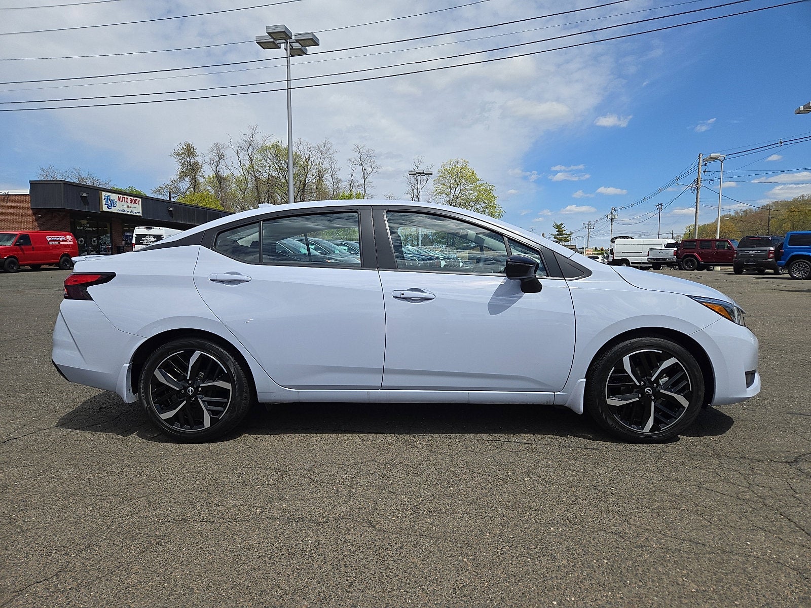 2025 Nissan Versa SR