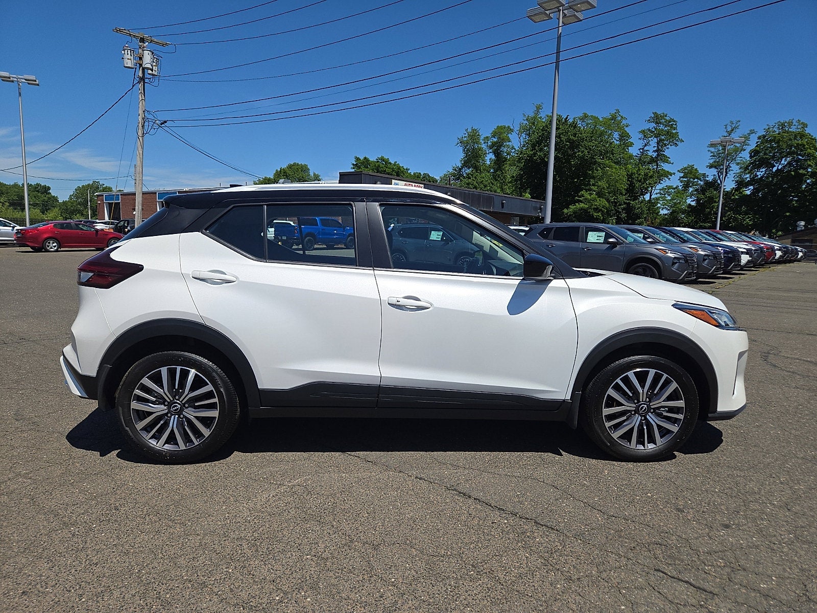 2024 Nissan Kicks SV