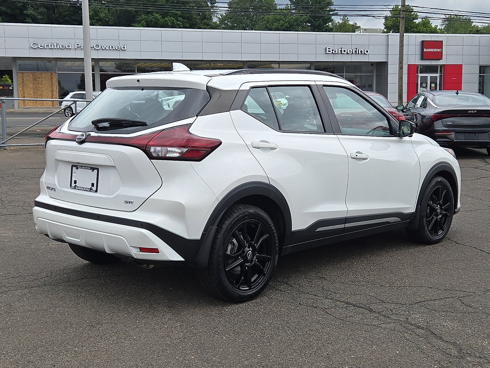 2023 Nissan Kicks SR