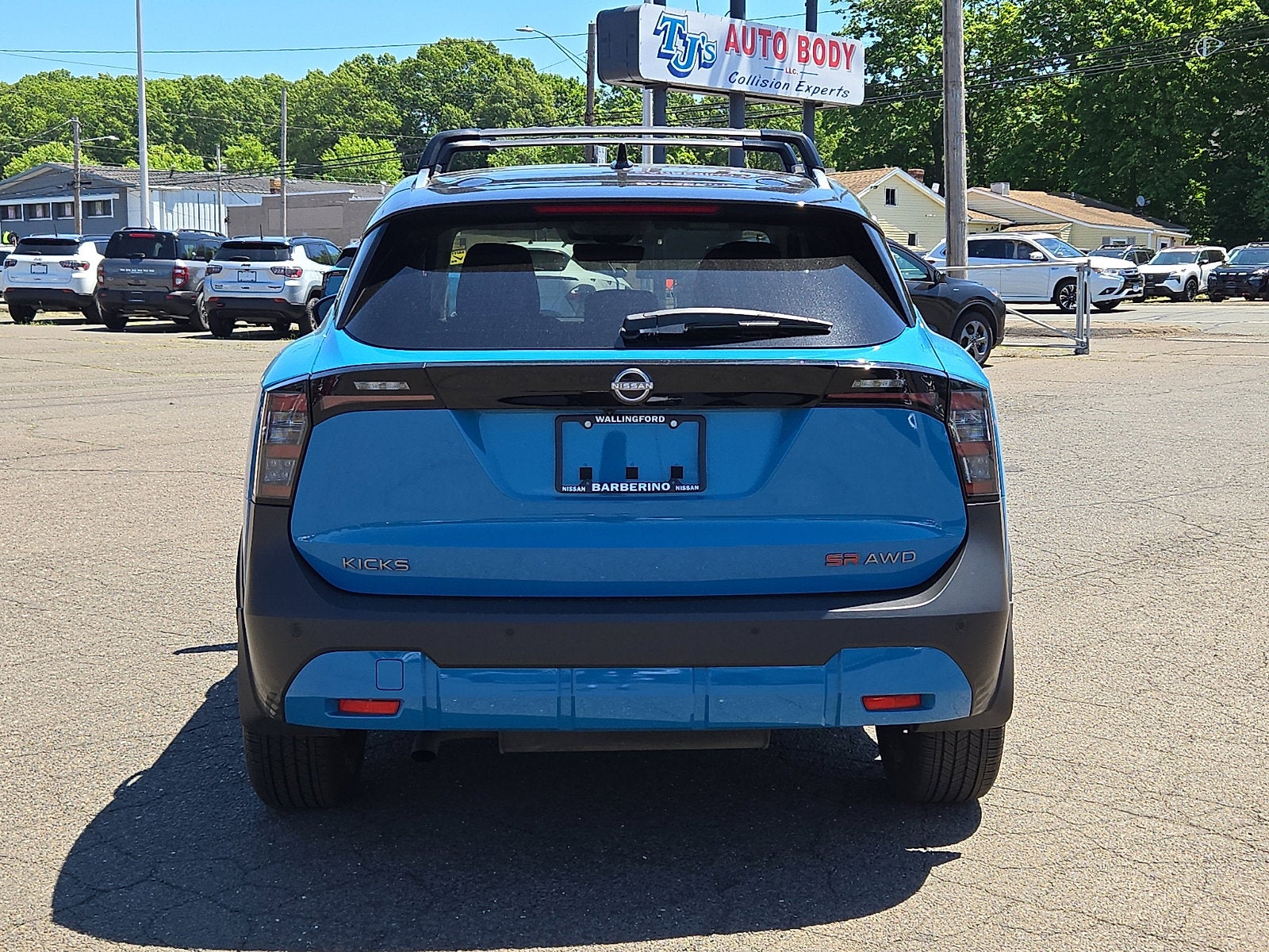 2025 Nissan Kicks SR