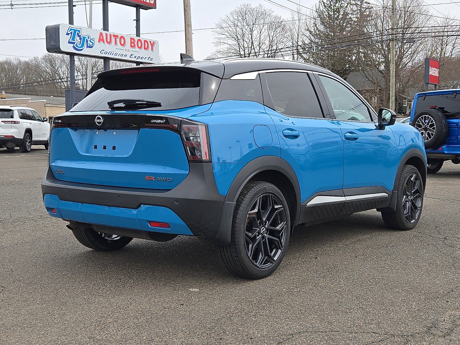 2025 Nissan Kicks SR