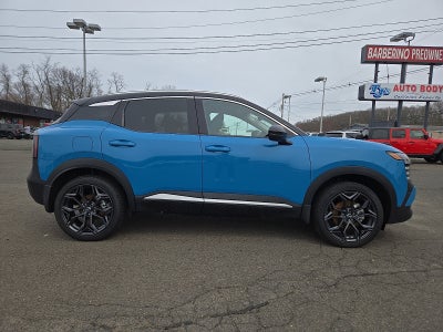 2025 Nissan Kicks SR