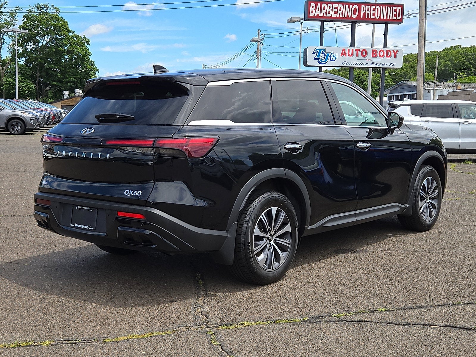 2023 INFINITI QX60 PURE
