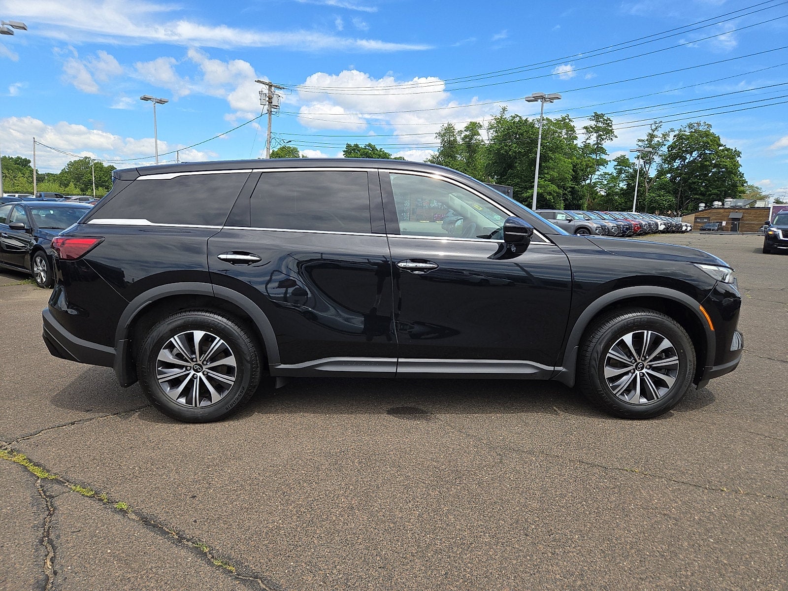 2023 INFINITI QX60 PURE