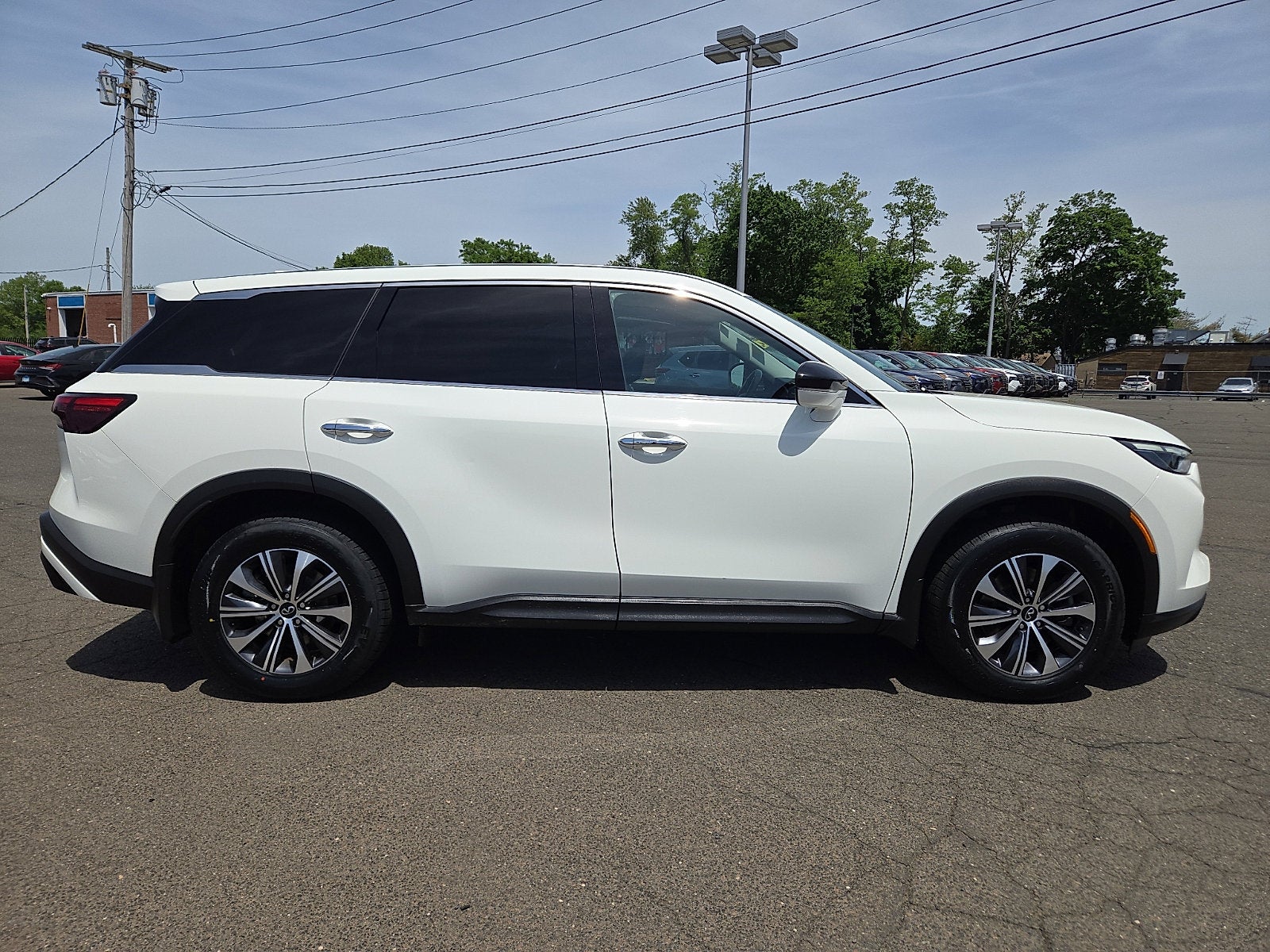 2023 INFINITI QX60 PURE