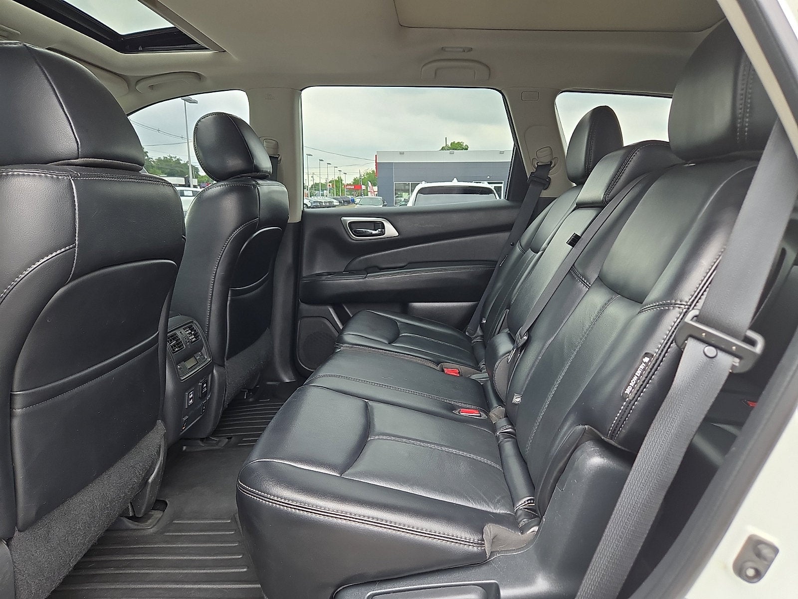 2018 Nissan Pathfinder SL