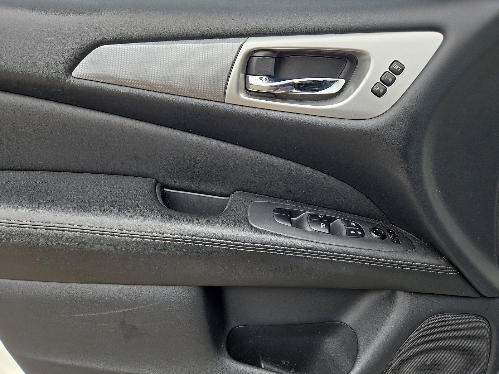 2018 Nissan Pathfinder SL