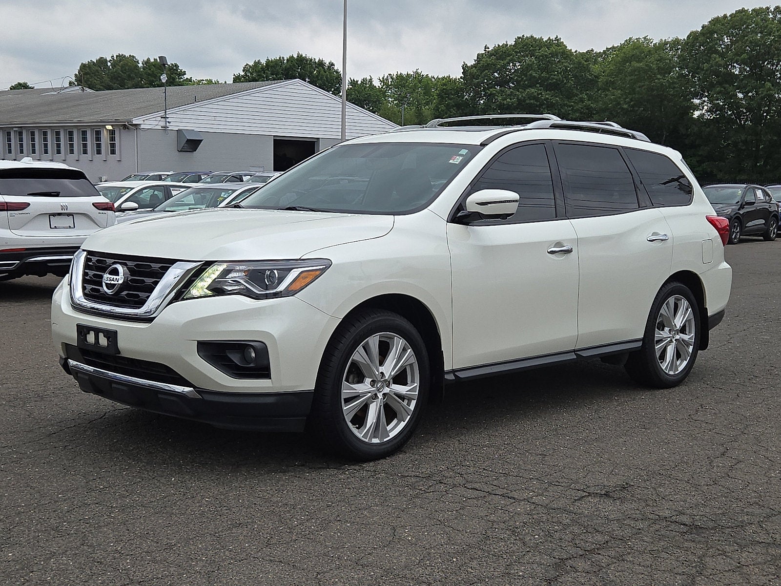 2018 Nissan Pathfinder SL