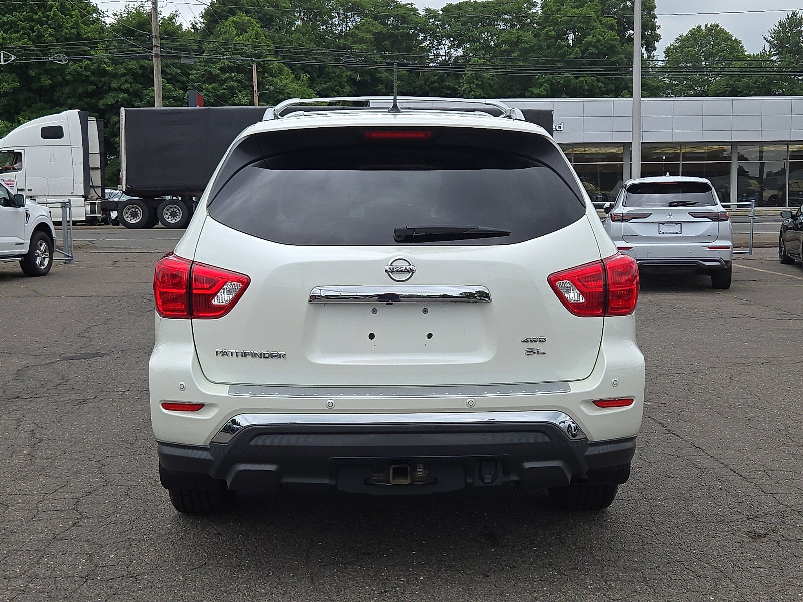 2018 Nissan Pathfinder SL