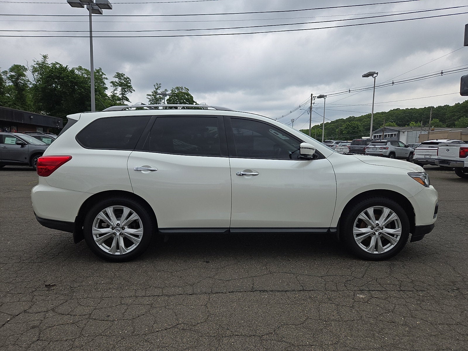 2018 Nissan Pathfinder SL