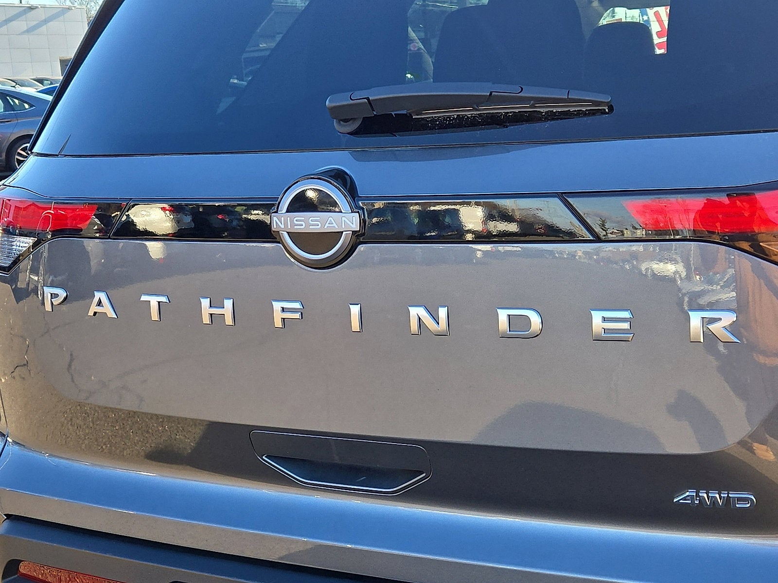 2024 Nissan Pathfinder S
