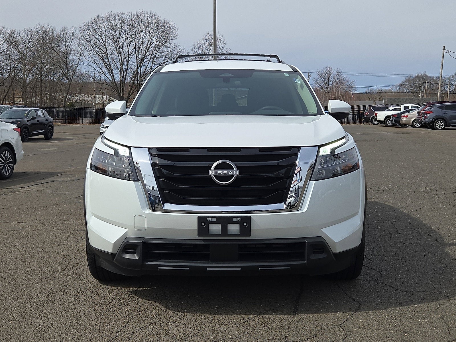 2025 Nissan Pathfinder SV