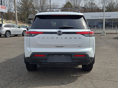 2025 Nissan Pathfinder SV