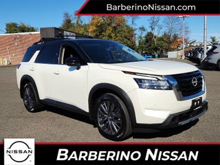 2024 Nissan Pathfinder SL