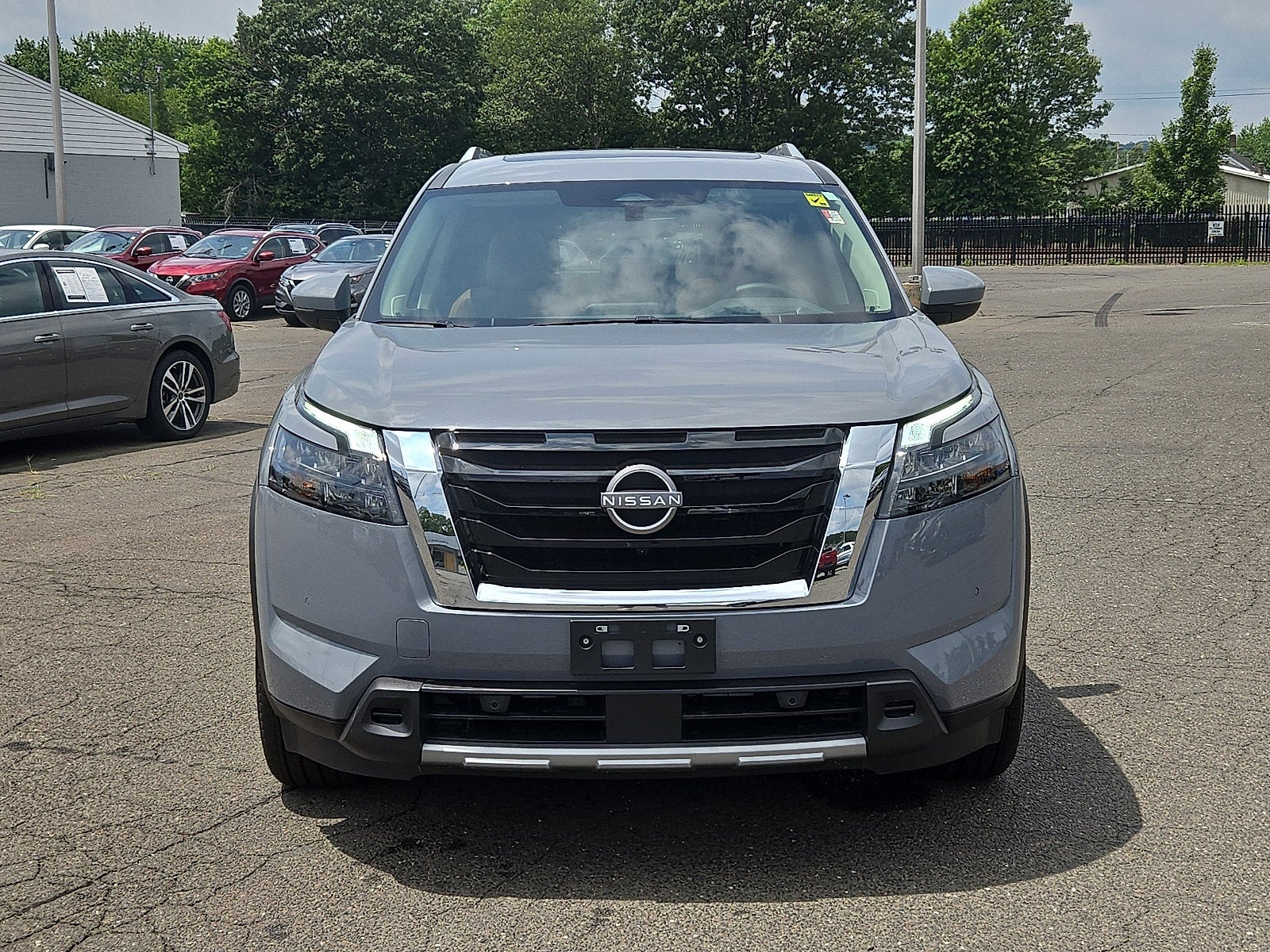 2025 Nissan Pathfinder Platinum