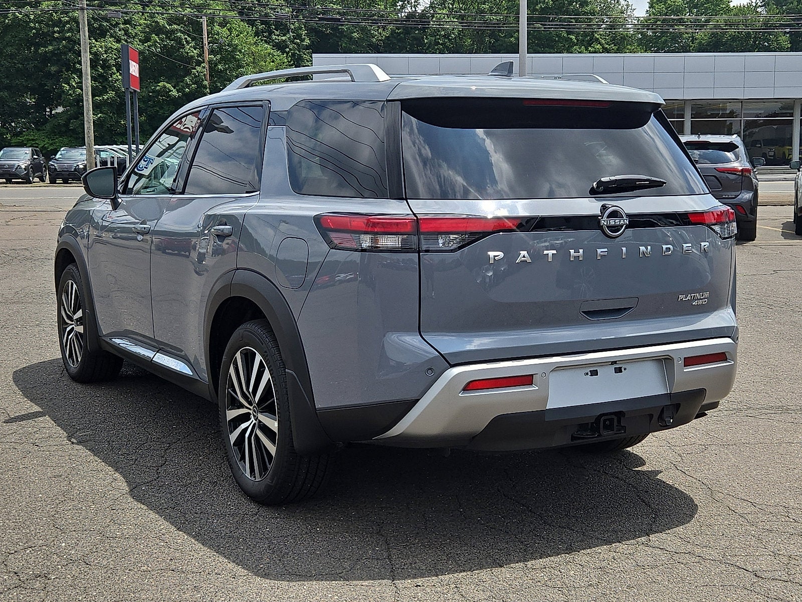 2025 Nissan Pathfinder Platinum