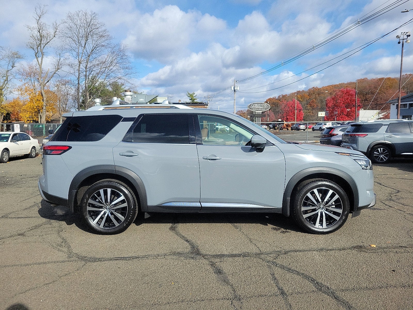 2025 Nissan Pathfinder Platinum