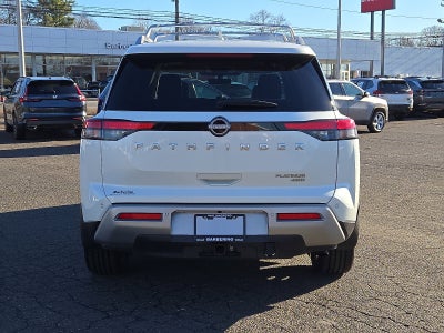 2023 Nissan Pathfinder Platinum