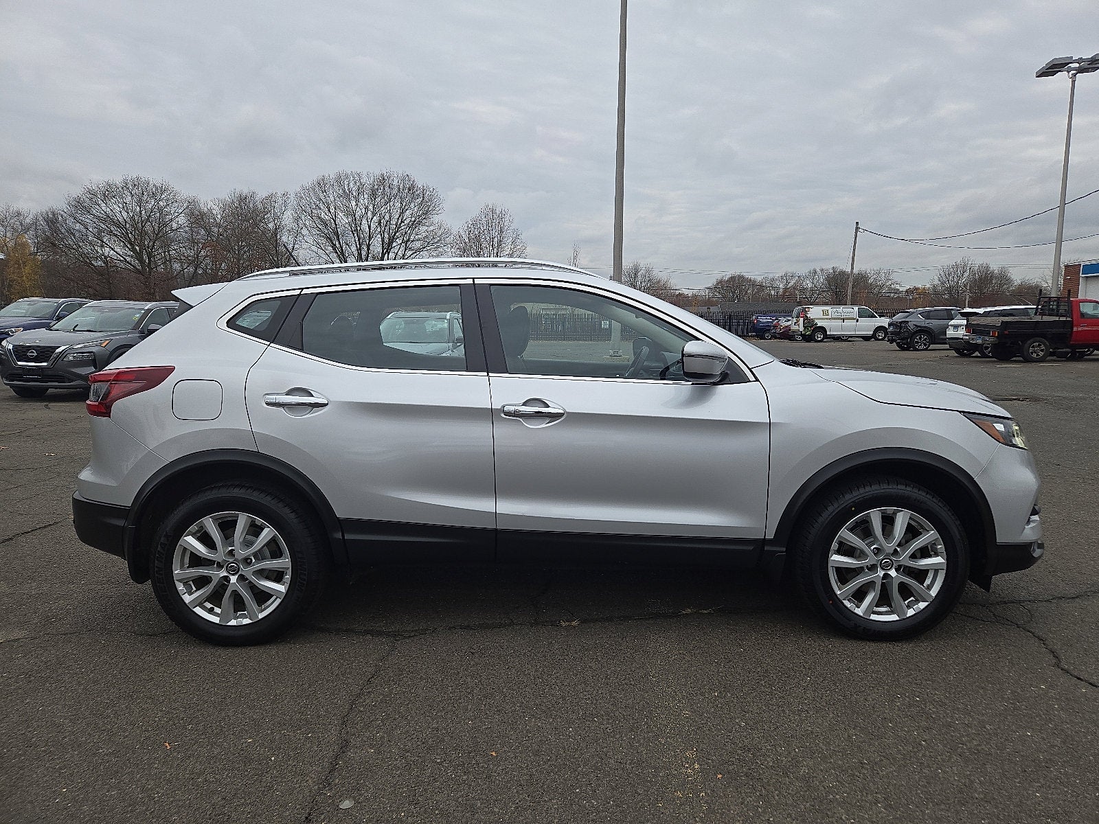 2020 Nissan Rogue Sport SV