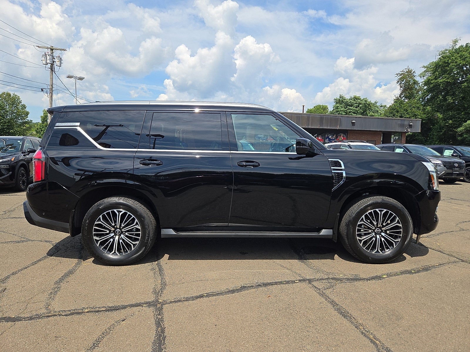 2025 Nissan Armada SL