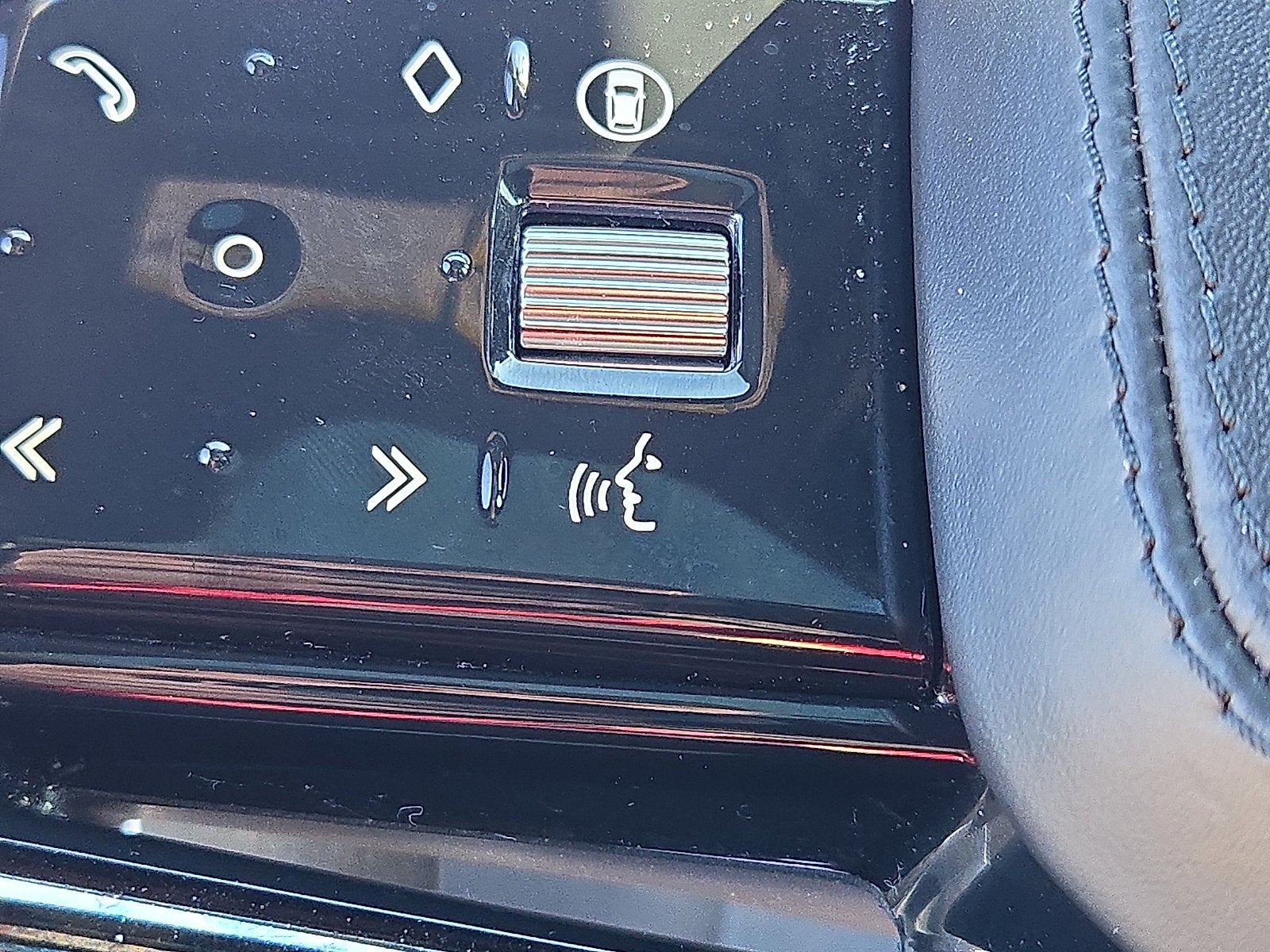 2025 Land Rover Range Rover Velar Dynamic SE