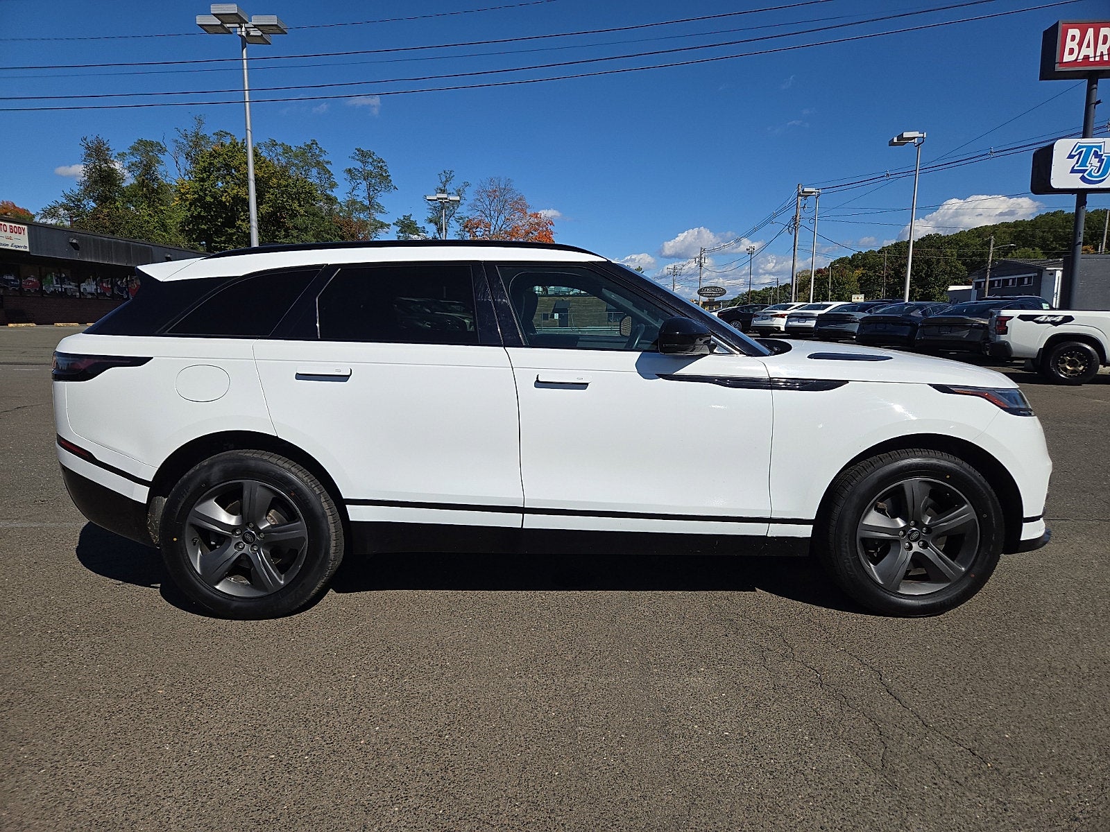 2025 Land Rover Range Rover Velar Dynamic SE
