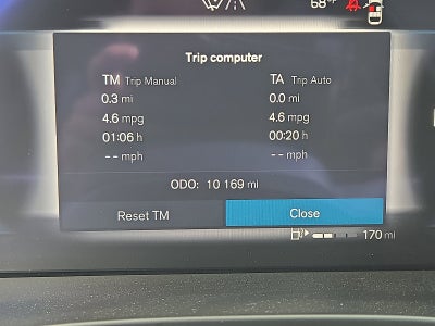 2025 Volvo XC40 Core Bright Theme