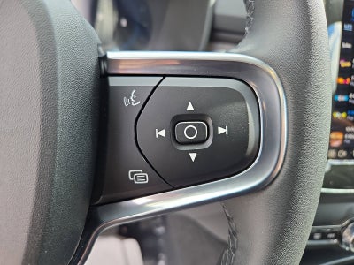 2025 Volvo XC40 Core Bright Theme