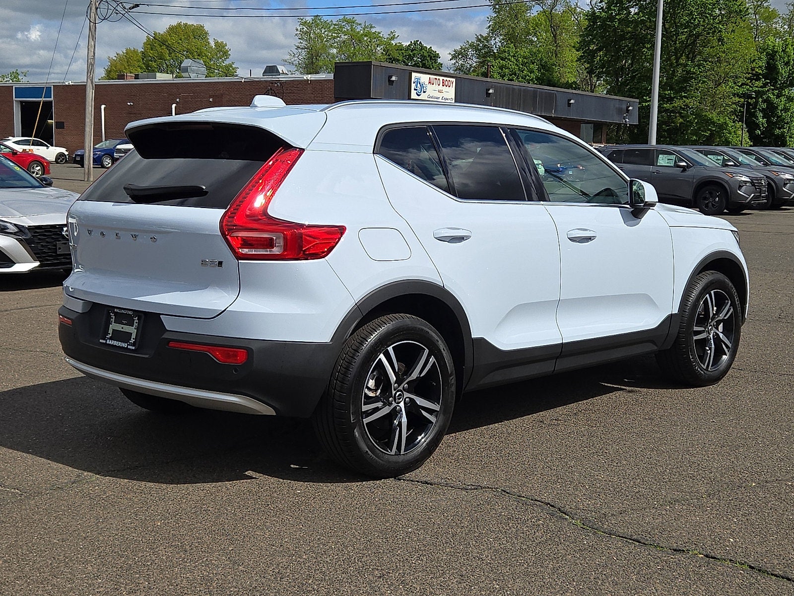 2025 Volvo XC40 Core Bright Theme